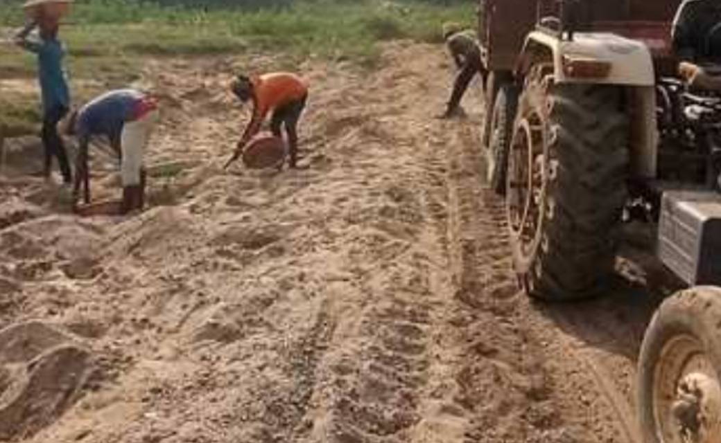 क्रशर उद्योगों में कहर ढाने वाला माइनिंग विभाग की रेत तस्करों पर मेहरबानी क्यो..!