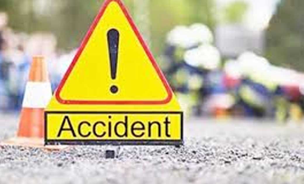तेन्दुकोना : सम्हर में ट्रेक्टर अनियंत्रित होकर पलटने से एक ... - CG Sandesh