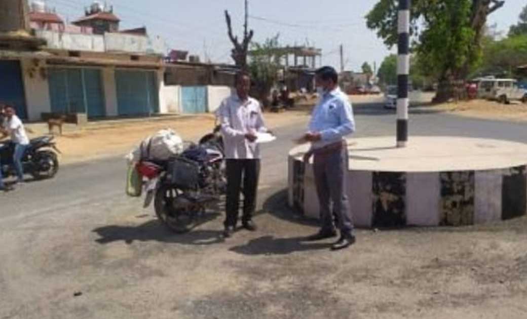 बगीचा ब्लाक के तहसील चौक में बिना मास्क पहने हुए 11 लोगों पर... - CG Sandesh