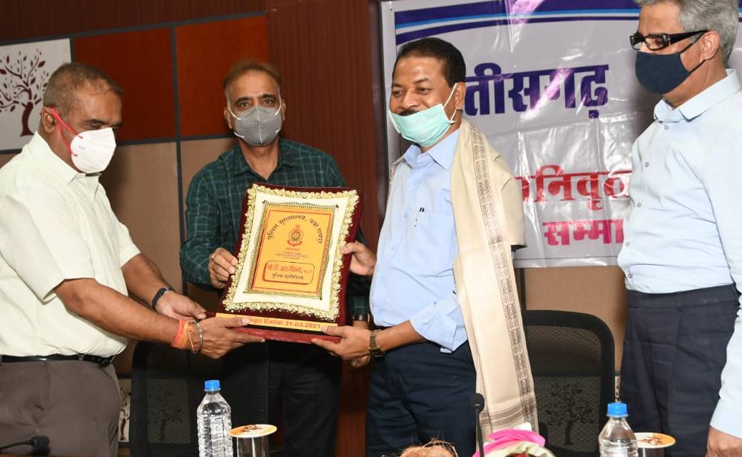 सेवानिवृत्त पुलिस महानिरीक्षक  टीआर पैंकरा को भावभीनी विदाई