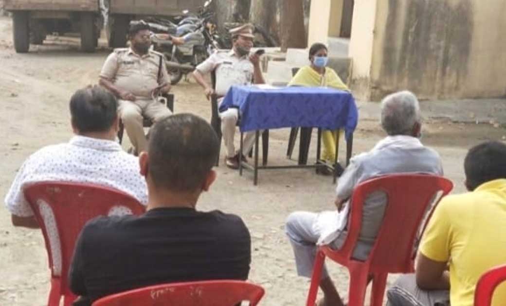  कांसाबेल ब्लाक थाना परिसर में होली पर्व को शांति पूर्वक संप... - CG Sandesh