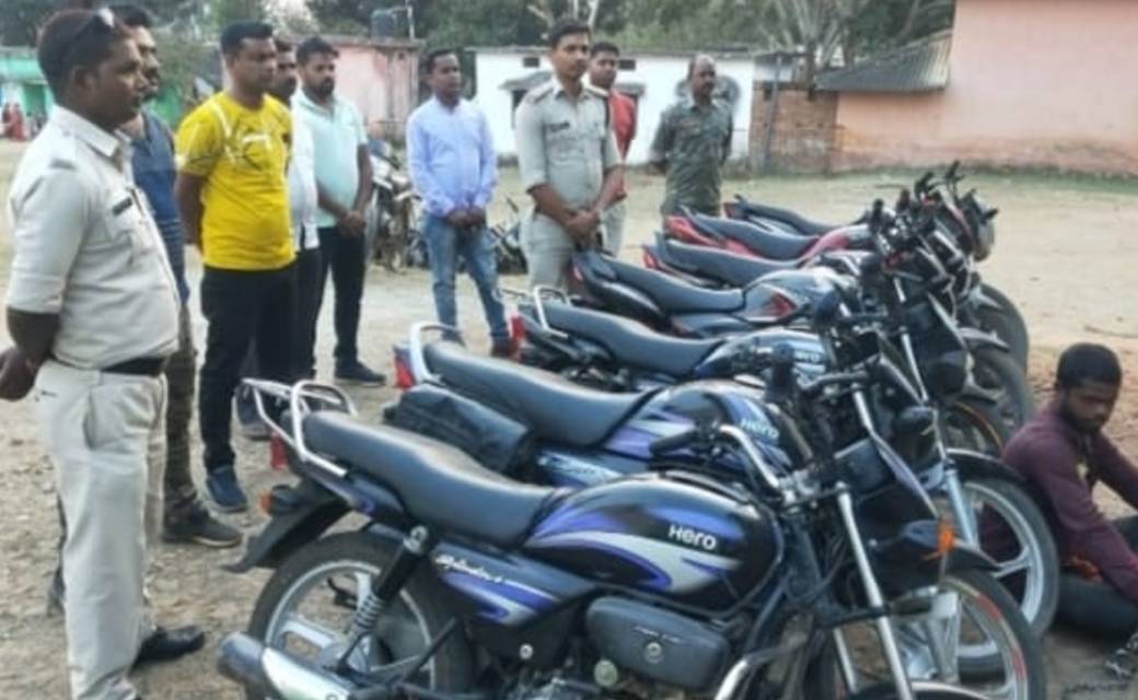बड़े बाईक चोर गिरोह का पर्दाफाश... की गई थी दर्जनों बाईक की च... - CG Sandesh