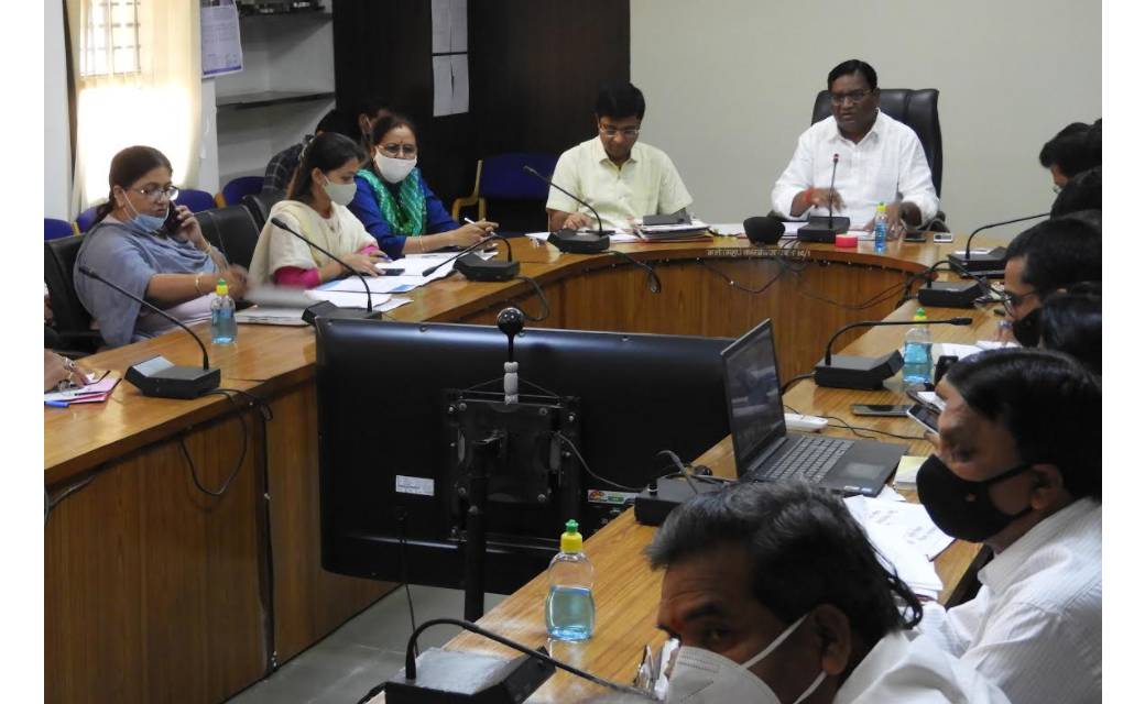 महासमुन्द : कलेक्टर ने ली जिला जल स्वच्छता मिशन की बैठक - CG Sandesh
