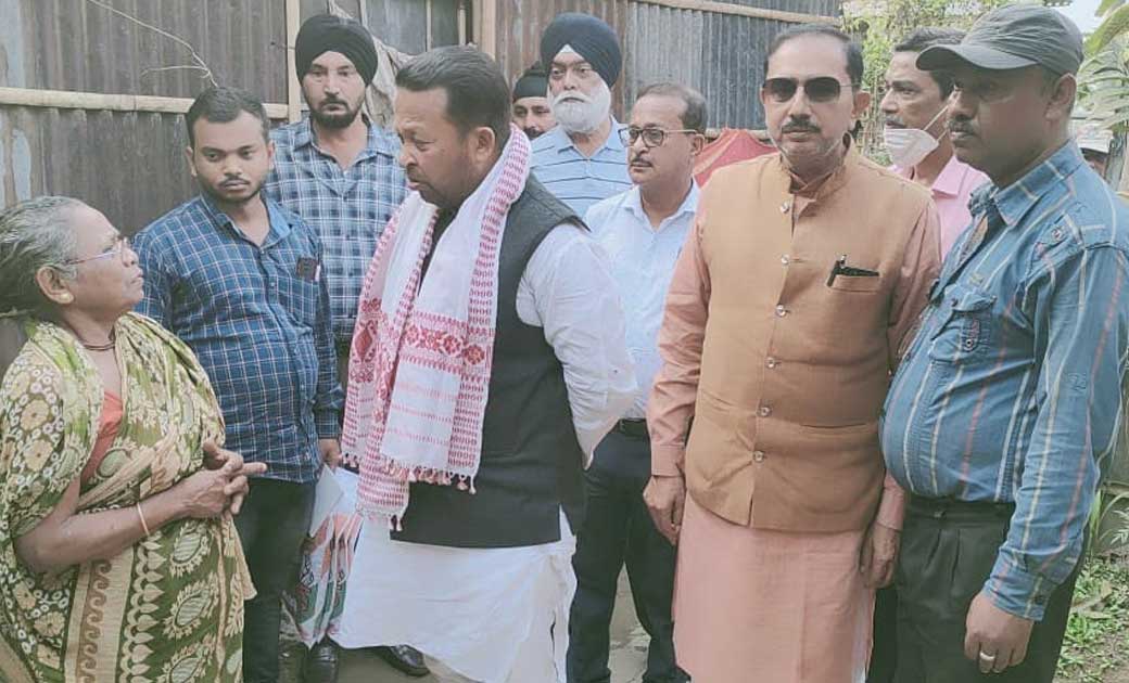 आलोक चंद्राकर की टीम में शामिल युवा नेता असम में कर रहे है क... - CG Sandesh