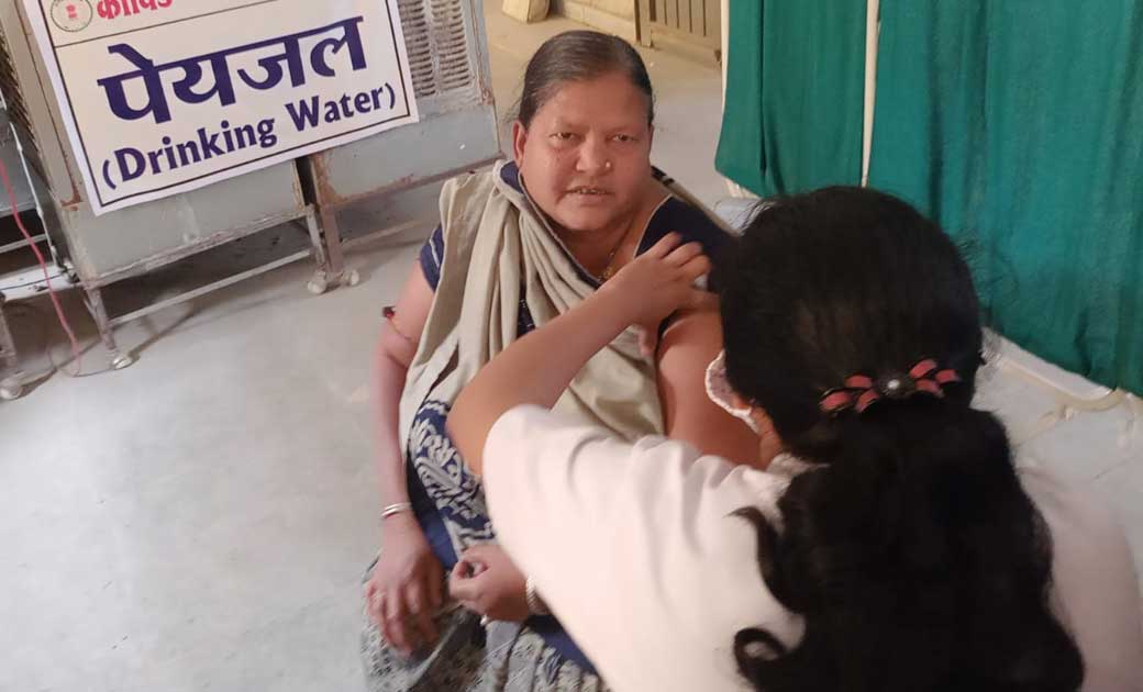 कोविड टीकाकरण के मामले में विगत 4 दिनों से प्रथम स्थान पर है रायगढ़...