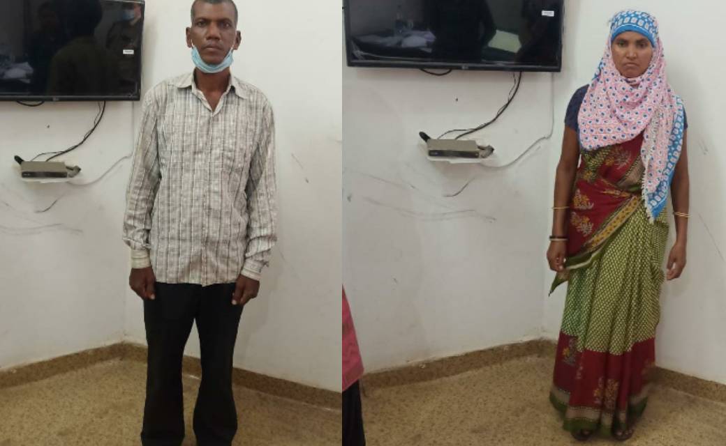 मोबाईल में लड़के से बात करने पर गुस्साये बेरहम पिता ने की बेटी की हत्या..पत्नि और बड़ी बेटी ने दिया साथ...!