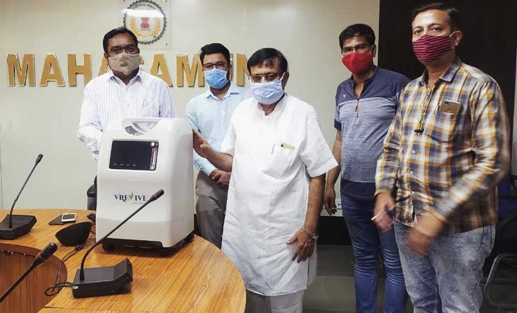 राईस मिल एसोसिएसन द्वारा  ऑक्सीजन कंसंट्रेटर मशीन कलेक्टर को... - CG Sandesh