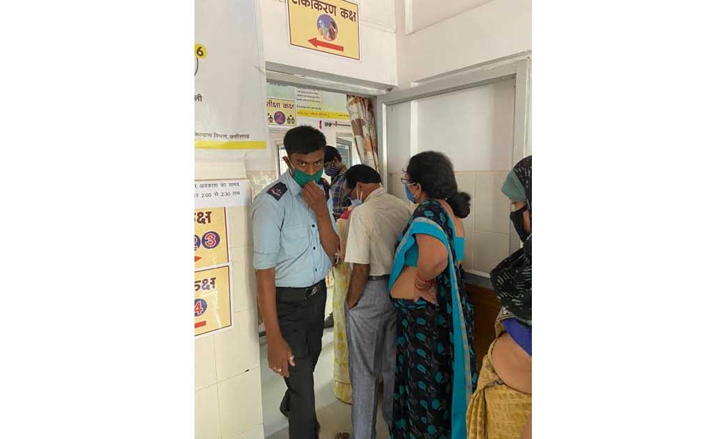 महासमुंद  वैक्सीनेशन के मामले में भी पूरे प्रदेश भर में अव्व... - CG Sandesh