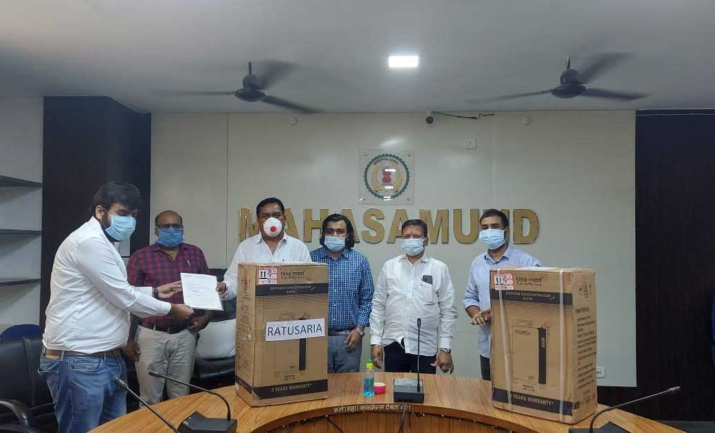 महासमुंद : उद्योगपतियों ने संसदीय सचिव की मौजूदगी में कलेक्ट... - CG Sandesh