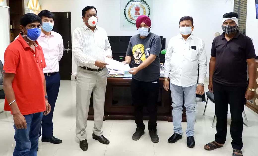 महासमुंद : शव वाहन के लिए एल्डरमेन अपनी निधि से देंगे डेढ़-डे... - CG Sandesh