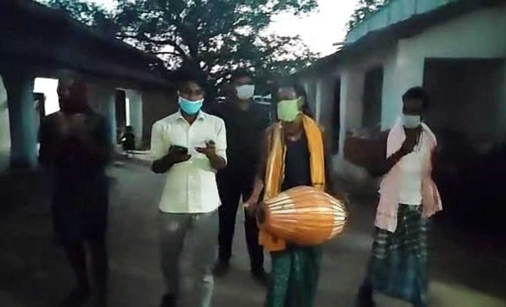 बसना विकासखण्ड के दलदली के ग्रामीणों का कोविड,-19 के जागरूकत... - CG Sandesh