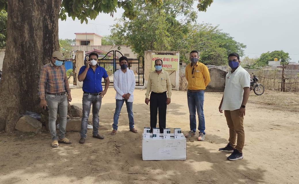 साहू समाज के द्वारा कोविड केयर सेंटर बागबाहरा में NRB ऑक्सीजन मास्क का किया सहयोग