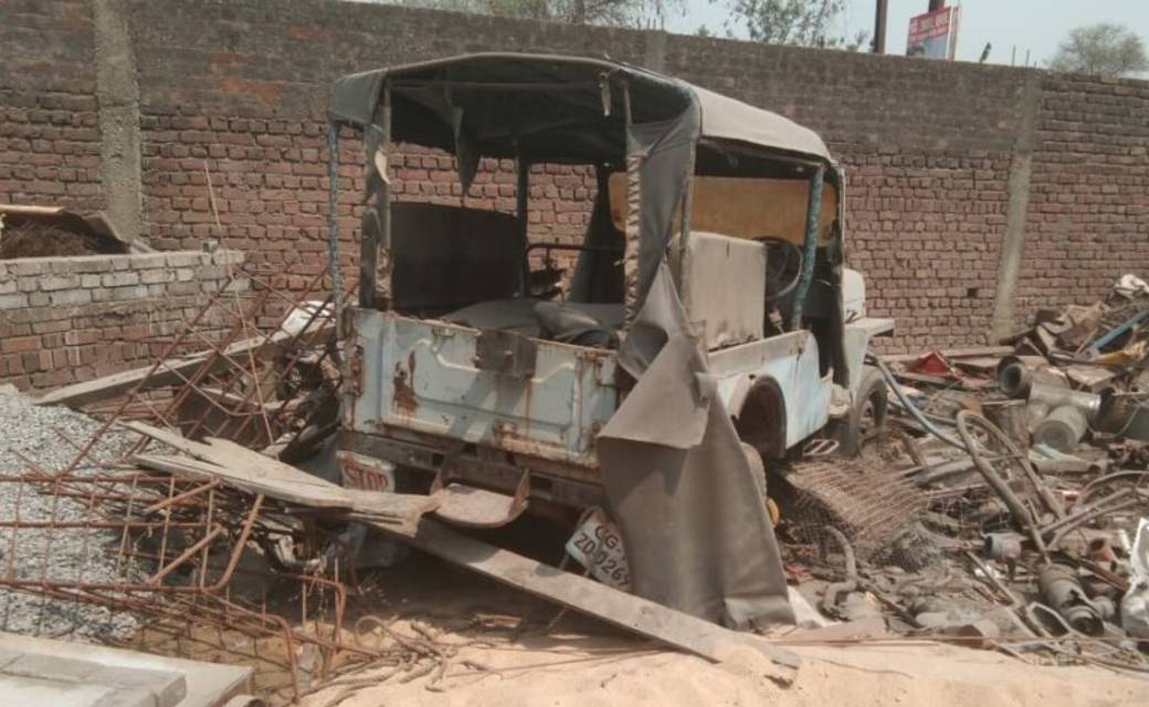 अजय कबाड़ी के गोदाम पर छापा.. 23 टन स्क्रेप व अवैध कबाड़ जप्त...