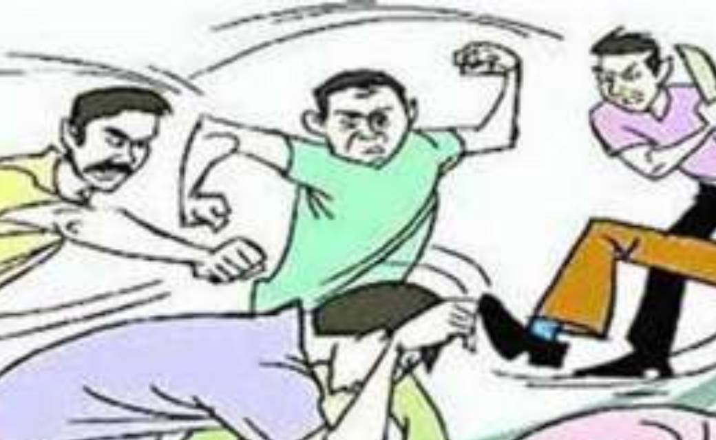 सिंघोड़ा : अवैध शराब के खिलाफ चलाई अभियान तो घर आकर की मारपी... - CG Sandesh