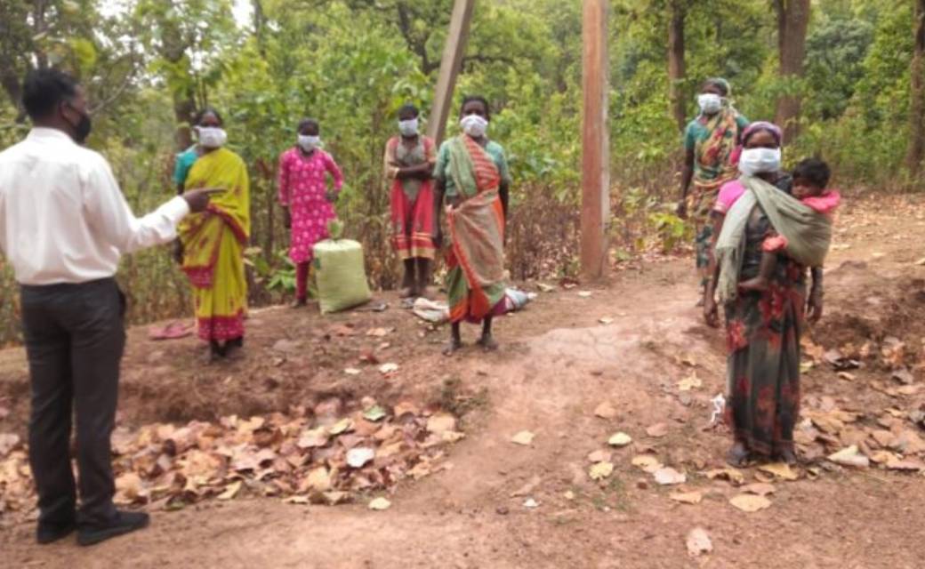 एन्टी कोरोना कैम्पेन के तहत  ग्रामीण इलाकों में लगातार चलाया... - CG Sandesh