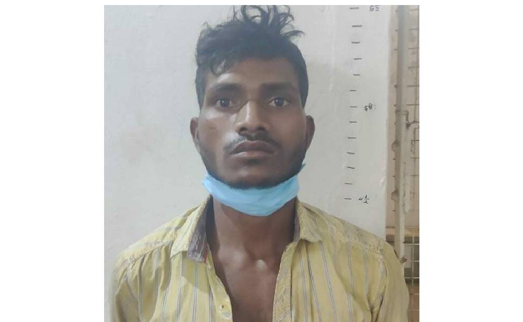 शराब पीने के लिये रूपये मांगने पर पड़ोसी ने टांगी मारकर अधेड़ व्यक्ति को मौत के घाट उतारा....