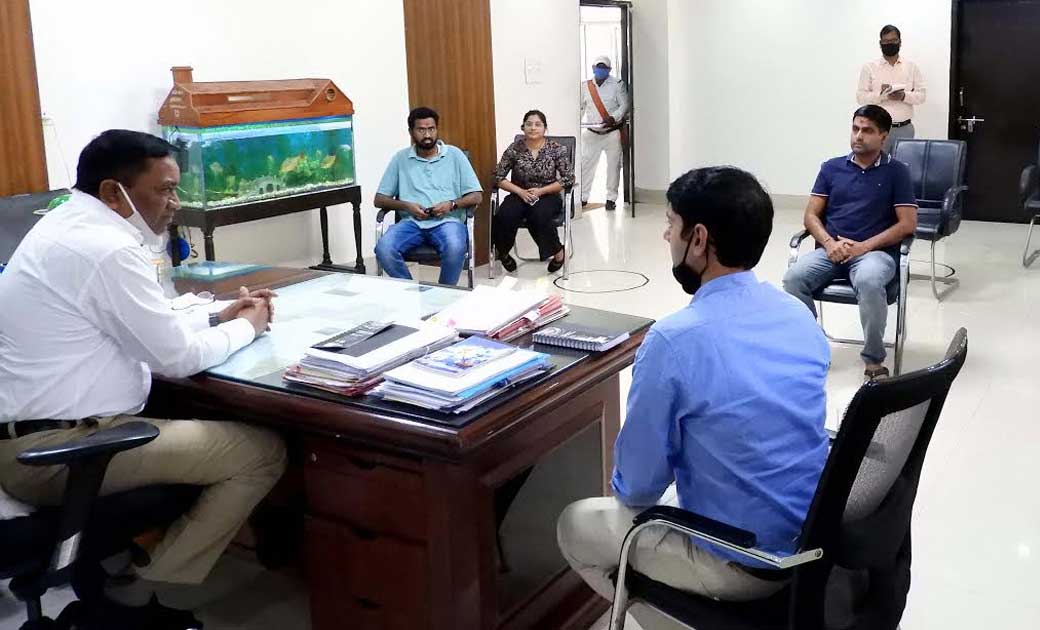 महासमुंद : भारतीय प्रशासनिक सेवा के प्रशिक्षु अधिकारियों ने ... - CG Sandesh