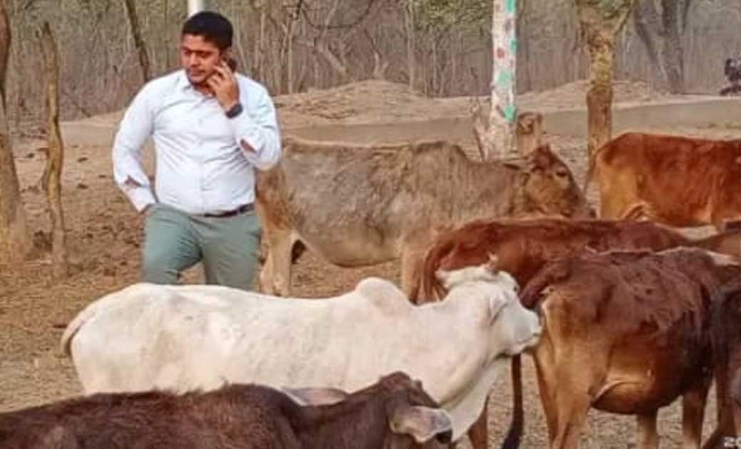 नगर निगम आयुक्त आशुतोष पांडेय ने शहरवासियों से गोठान में जन्मदिन मनाने की मार्मिक अपील...