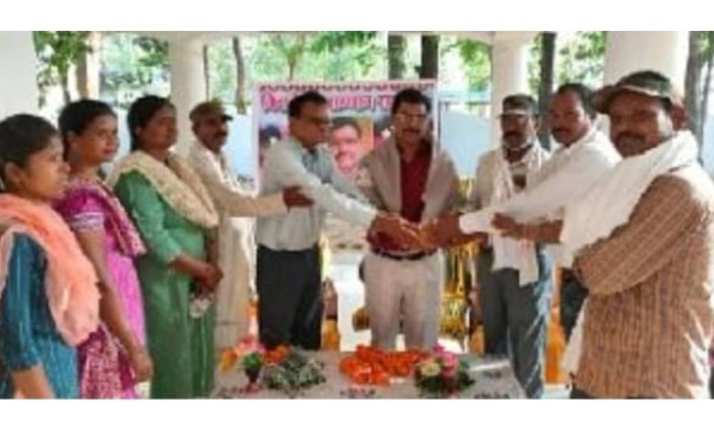 वन विभाग बादलखोल अभ्यारण्य के डिप्टी रेंजर देव कुमार गुप्ता ... - CG Sandesh