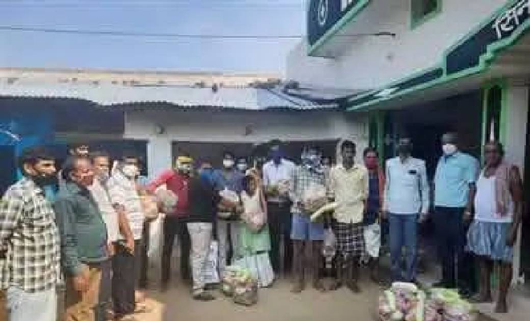 पिथौरा : डडसेना सामाज सेवा मंच द्वारा जरूरत मन्द लोगो की सहायता करने हमेशा प्रयासरत