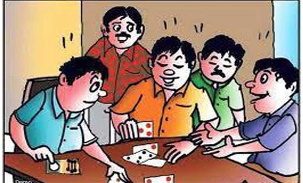 बागबाहरा : तालाब के पास खेत में जुआ खेल रहे तीन लोगों को पुल... - CG Sandesh