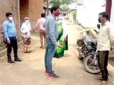 महासमुंद :18 प्लस के लोगों के लिए टीकाकरण की शुरुआत, टीका लगवाने के लोगों को मनाने में जुटी प्रशासन