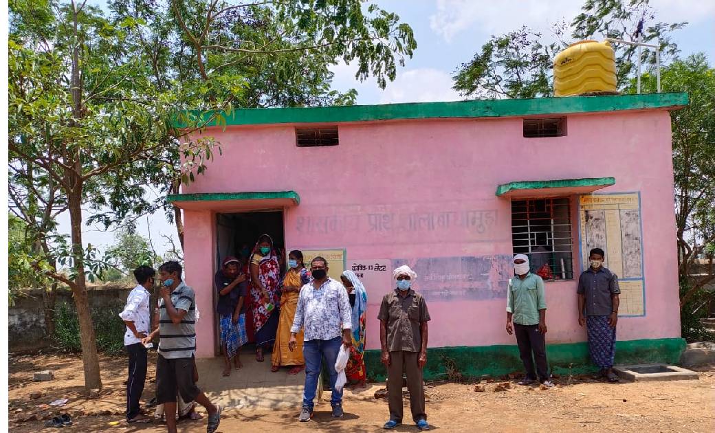 बागबाहरा:ग्राम बाघा मुडा कोरोना महामारी से निपटने ,मेरा बूथ कोरोना मुक्त की तरफ बढ़ते कदम