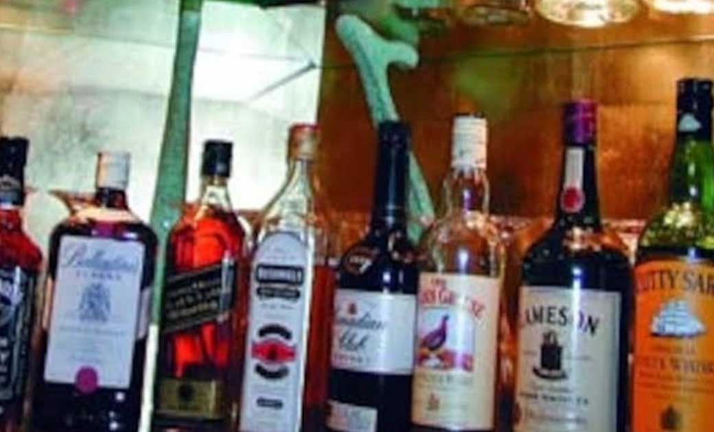महासमुन्द : अंग्रेजी शराब शौकीनों को करना होगा और इंतजार