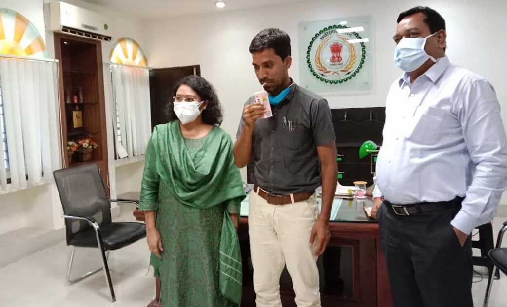 महासमुंद : महिला एवं बाल विकास अधिकारी  बोदले का अनशन समाप्त... - CG Sandesh