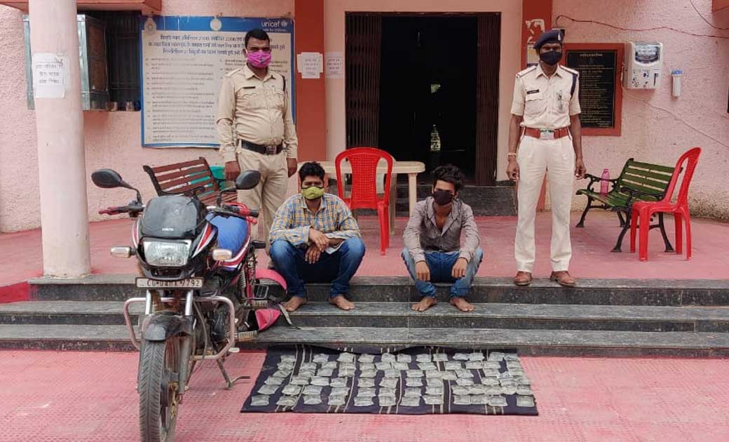 बागबाहरा : 16 लीटर महुआ शराब के साथ 2 गिरफ्तार