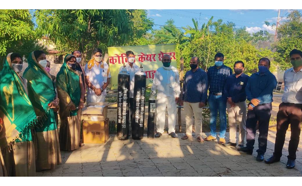 बागबाहरा : अघरिया समाज  बागबाहरा की अनुकरणीय पहल,कोविड केयर सेंटर बागबाहरा को किया ऑक्सीजन सिलेंडर एवं जीवन रक्षक दवाइयों का दान