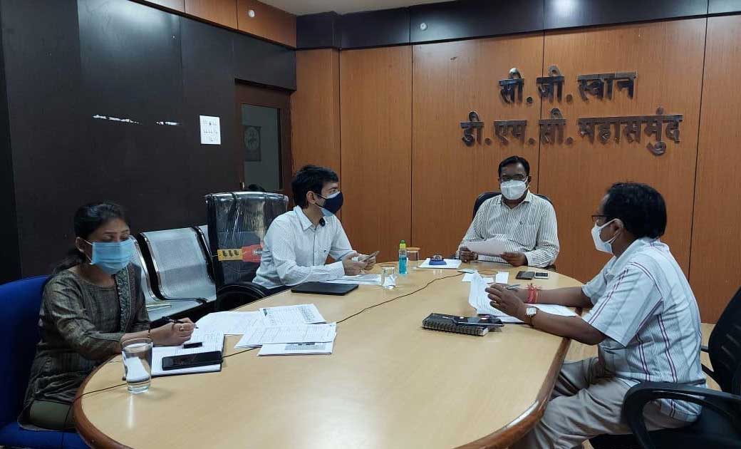 महासमुंद : स्थानीय व्यवसायिक वाहन चालकों का कोविड-19 का टेस्... - CG Sandesh