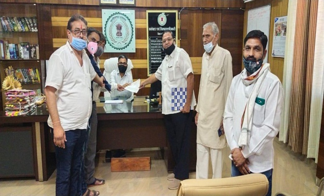 गरियाबंद व्यापारी संघ ने कलेक्टर को सौपा ज्ञापन, सभी व्यापार... - CG Sandesh