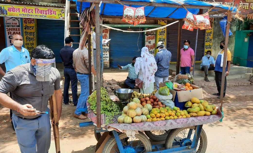 महासमुंद : 249 फल-सब्जी दूध विक्रेताओं का कोरोना टेस्ट हुआ ,... - CG Sandesh