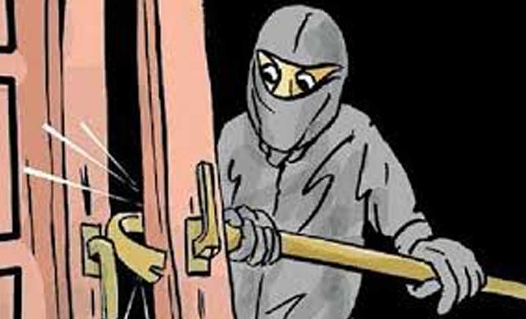 पिथौरा : ताला तोड़कर सुने मकान में चोरी, मामला दर्ज.
