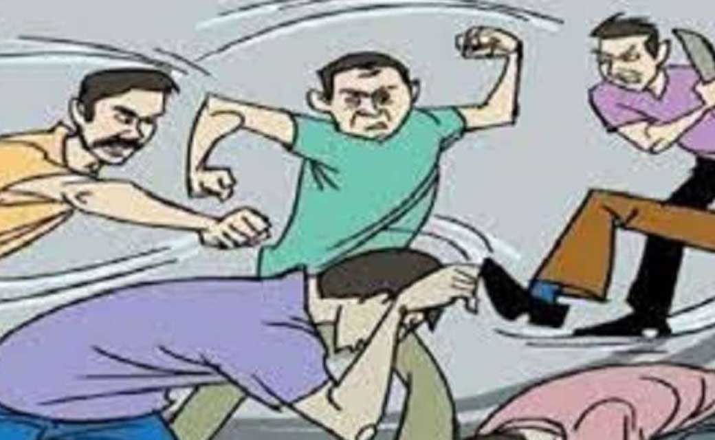 बसना : मेरा ट्रेक्टर, ट्रक इस रास्ते से नहीं जा पायेगा कहकर ... - CG Sandesh