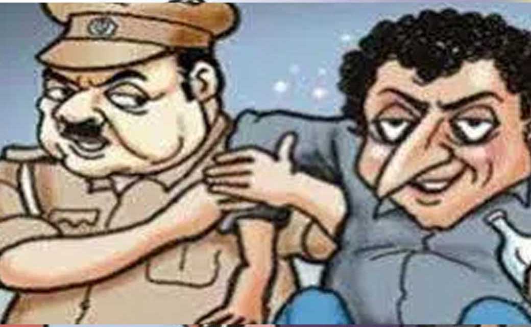 सरायपाली : आम जगह में शराब पीकर उत्पाद मचाने वाले पर कार्यवाही.