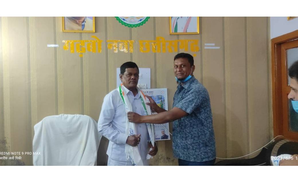 कोरोना महामारी में आप जनता के लिए मसीहा हैं विधायक जी :- आरि... - CG Sandesh