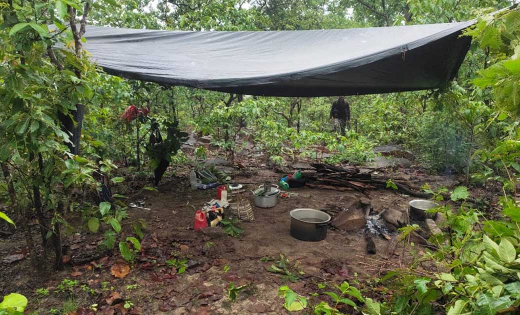 चांदामेटा जंगल में पुलिस-नक्सल मुठभेड़, महिला नक्सली ढेर