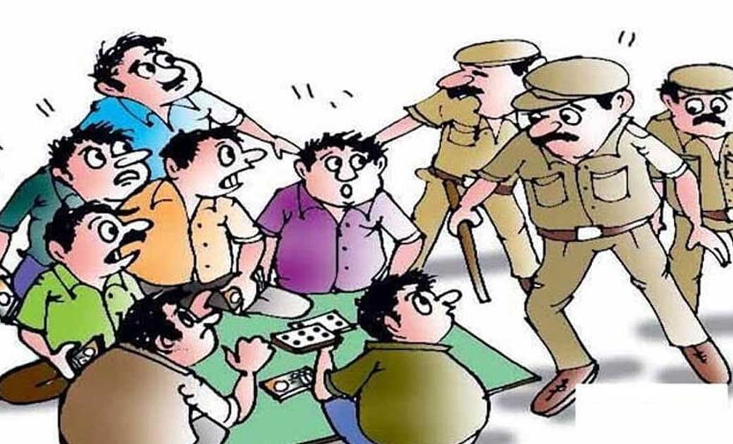 कांकेर : खेत लाडी में जुआ खेलते पांच पकड़ाए.