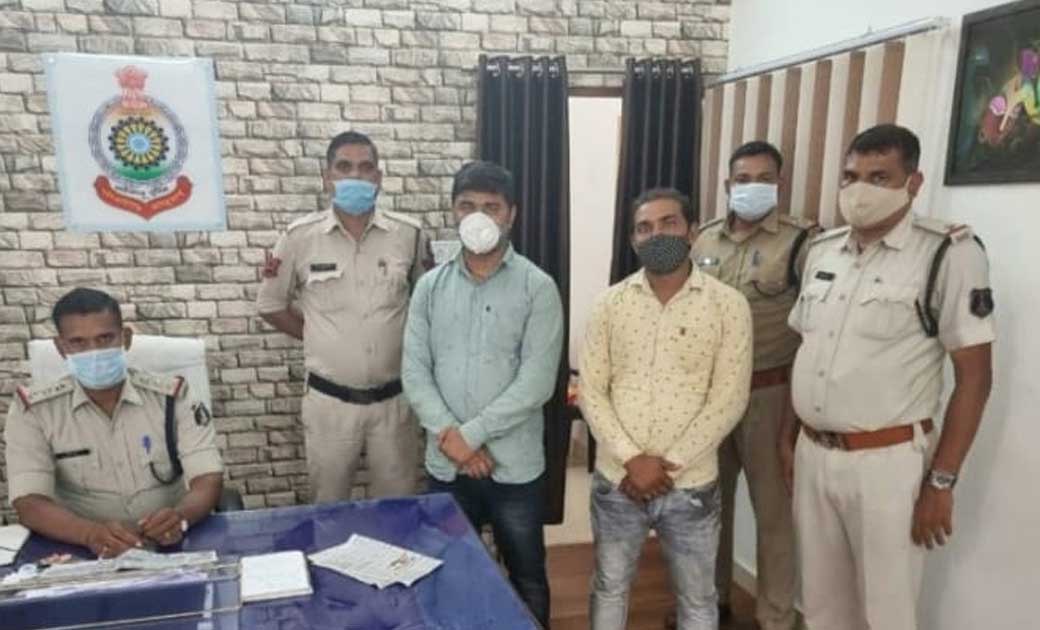 मानवता हुवी शर्मशार.."रायगढ़ में मिले खून के सौदागर"...संजीवनी अस्पताल के ब्लड बैंक प्रभारी, ब्लड दलाल के साथ मिलकर कर रहा था जरूरतमंदों में ब्लड की अवैध बिक्री...
