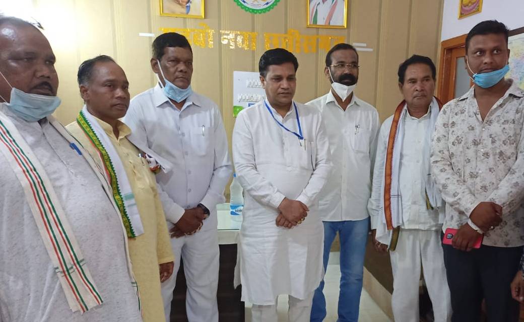 रायगढ़ प्रवास के दौरान अनु जनजाति विकास प्राधिकरण के अध्यक्ष ... - CG Sandesh