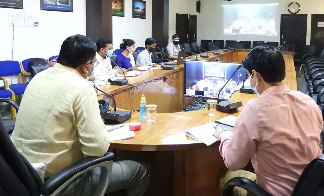महासमुंद : जिले की जिन ग्राम पंचायतों में गोबर की खरीदी शुरू... - CG Sandesh