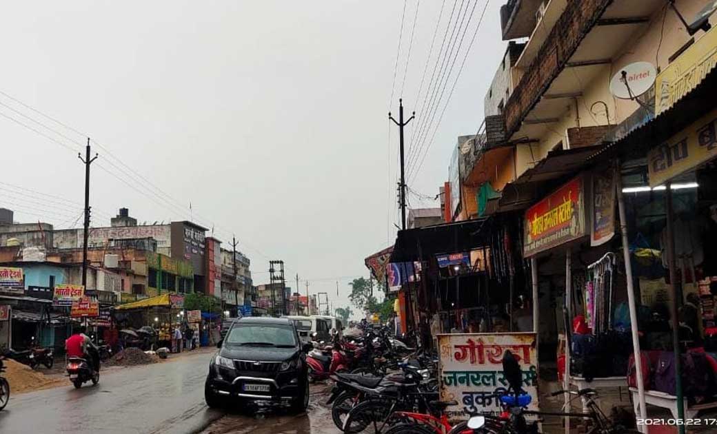 लोरमी में बदला मौसम का मिजाज, तेज हवाओं के साथ हो रही झमाझम बारिश....