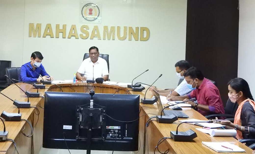 महासमुंद : मुख्य सचिव जैन ने जिले में टीकाकरण में अच्छा काम ... - CG Sandesh