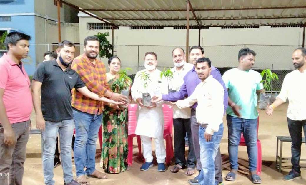 महासमुंद : मिनी स्टेडियम के बॉल बैडमिंटन ग्राउंड में किया गय... - CG Sandesh