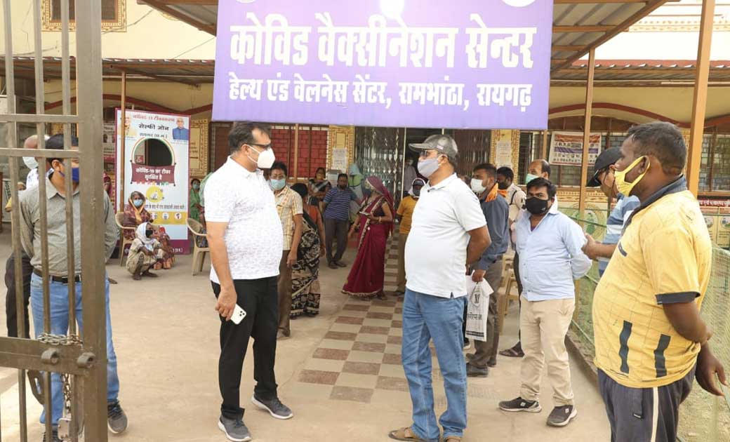 चलो रायगढ़ टीका लगवायें, महा टीकाकरण अभियान को सफल बनायें..10 घंटे में 10 फीसदी आबादी को टीका लगाने वाला महा अभियान आज...