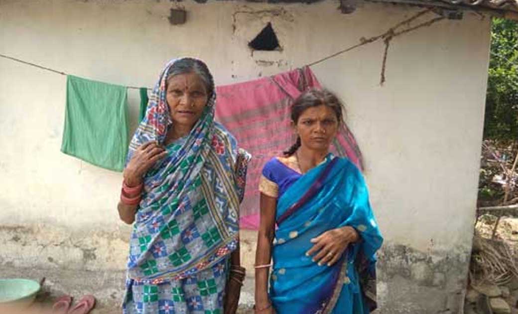राशन कार्ड के भरोसे नसीब होती थी दो बहनों की रोटी….जिम्मेदार... - CG Sandesh