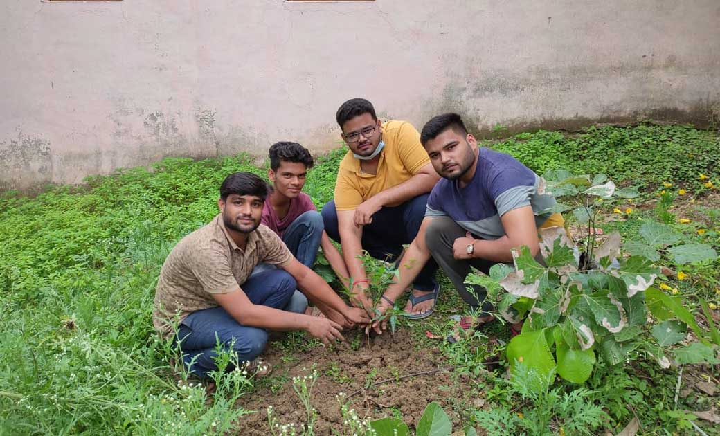 जगतगुरु शंकरचार्य स्वामी के दीर्घायु के लिए परशुराम सेना एवं सर्व ब्राम्हण समाज द्वारा वृक्षारोपण. 