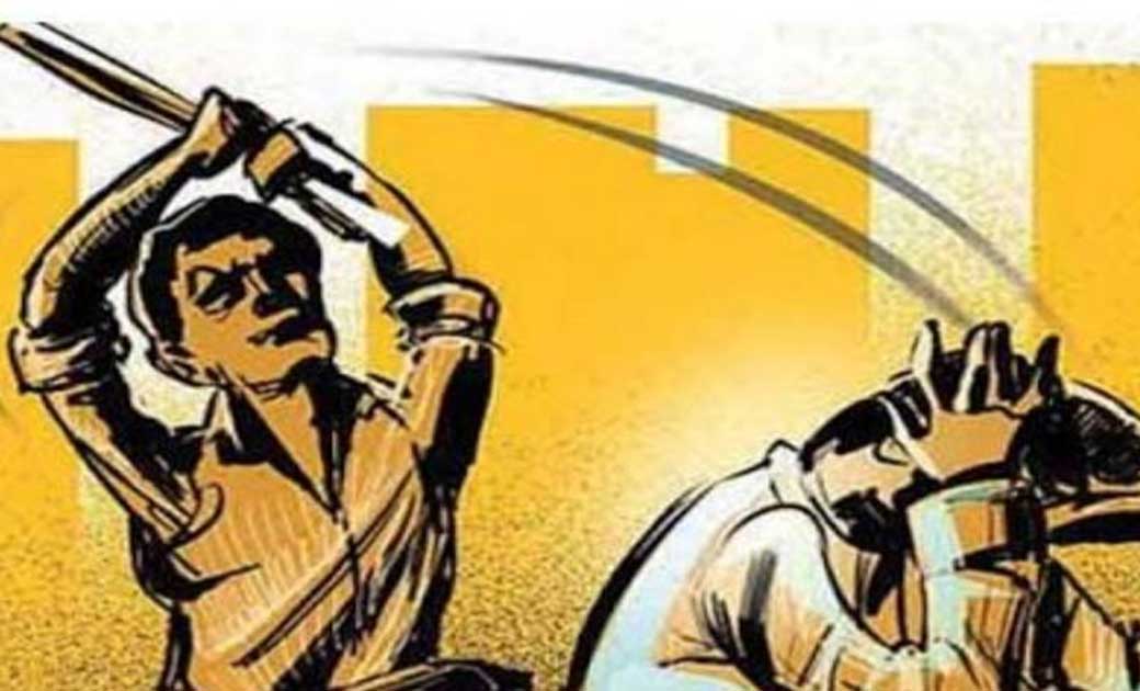पैसे की लेन-देन की बात को लेकर लकड़ी के डंडे से बुरी तरह मारपीट